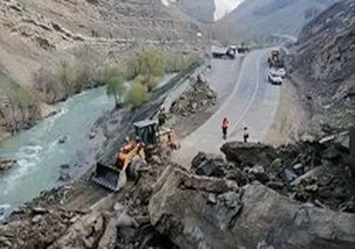 جاده چالوس و آزادراه تهران-شمال یکطرفه شد