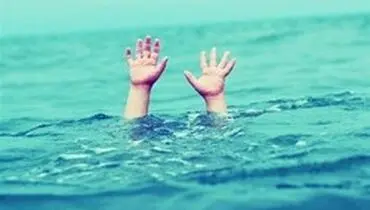مرگ تلخ دوقلوهای ۷ ساله در استخر