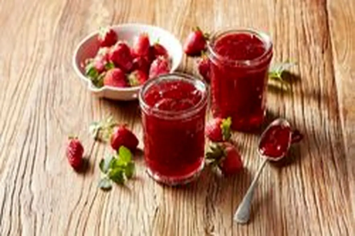 طرز تهیه مربای توتفرنگی؛ عطر و بویی که در خانه میپیچد