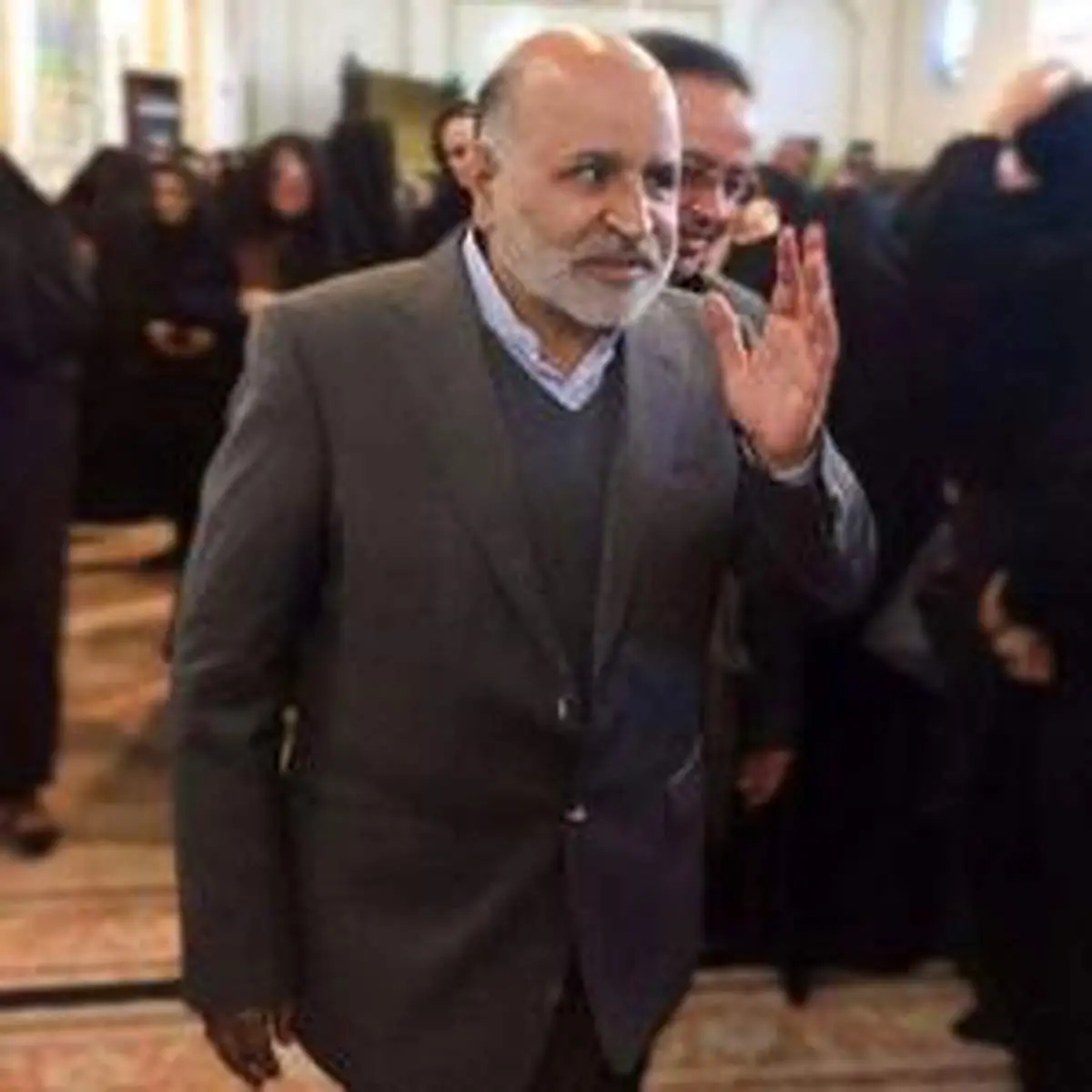 فیروزی:مشکلات اقتصادی و برداشتن موانع راه تولید در کشور از اولویتهای مجلس یازدهم است