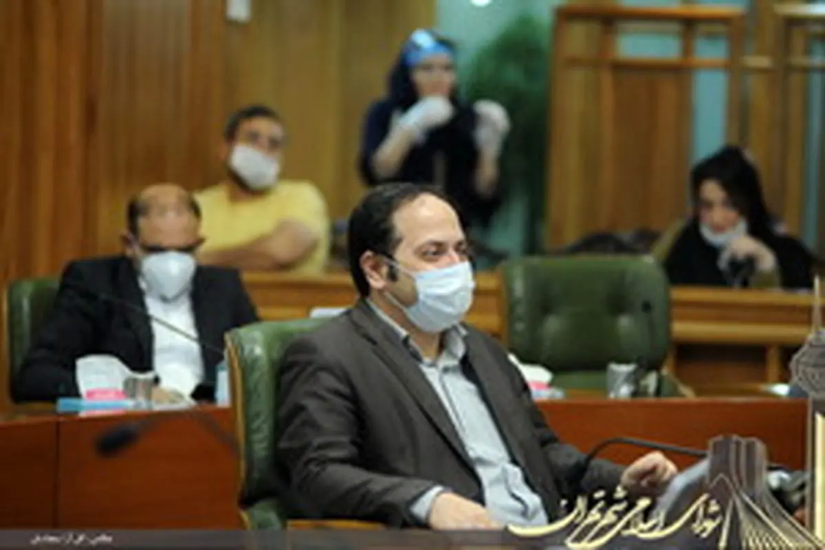 انتقاد از حصارکشی فضاهای سبز در منطقه 22 شهرداری تهران