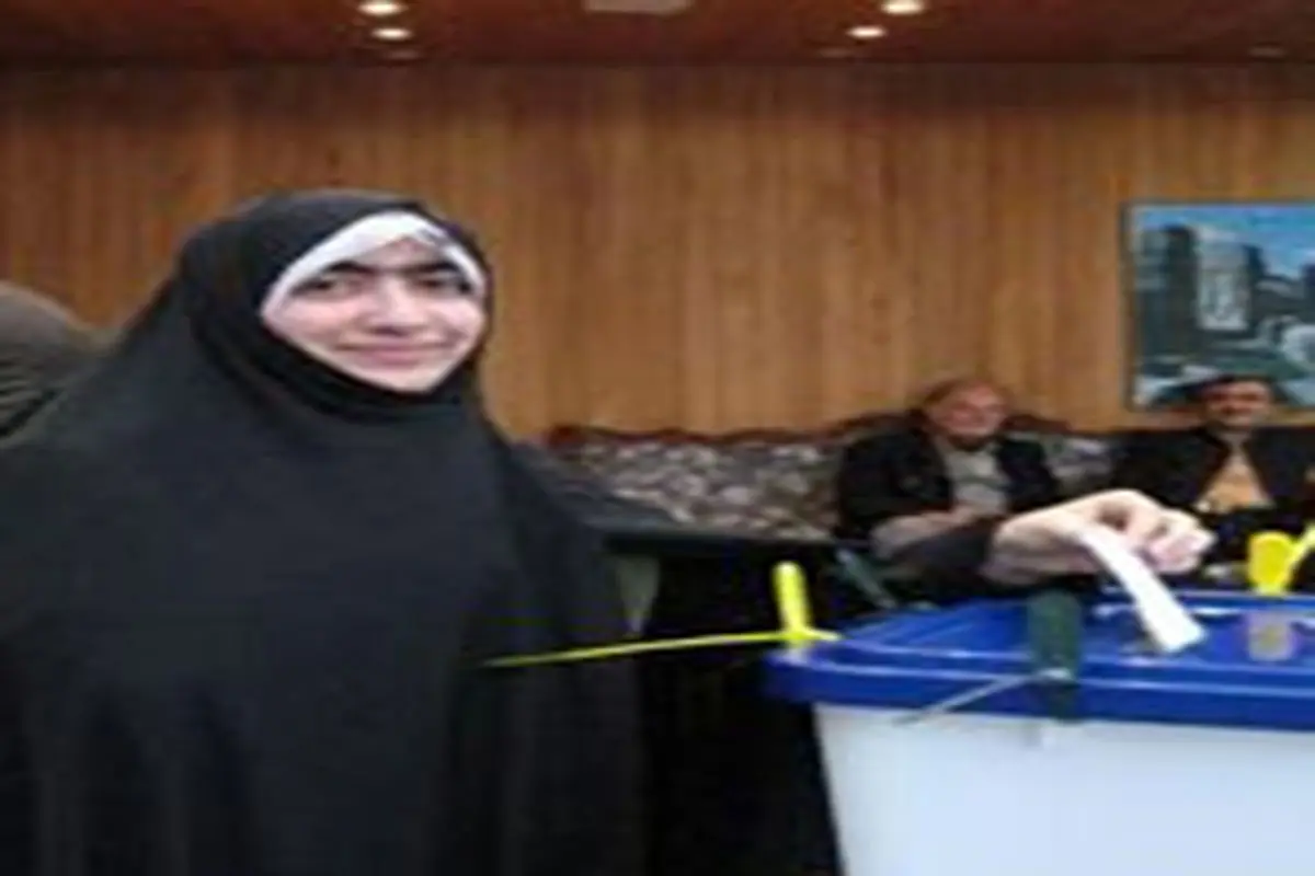 این خانم اولین ایرانی بود که در 22 خرداد 88 رأی داد+عکس