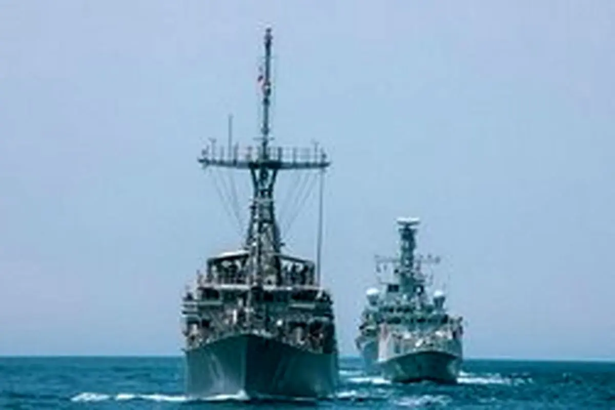 رزمایش مشترک آمریکا و انگلیس در خلیج فارس