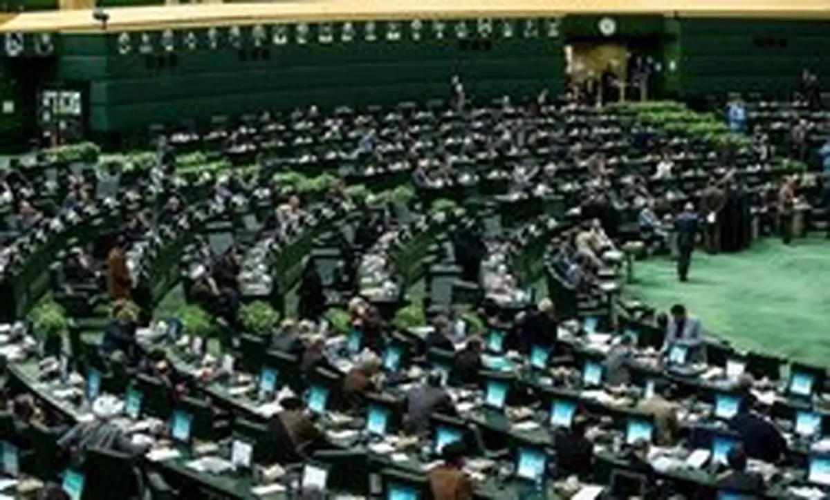 پس لرزه‌های سانحه تلخ ناوچه ارتش در مجلس