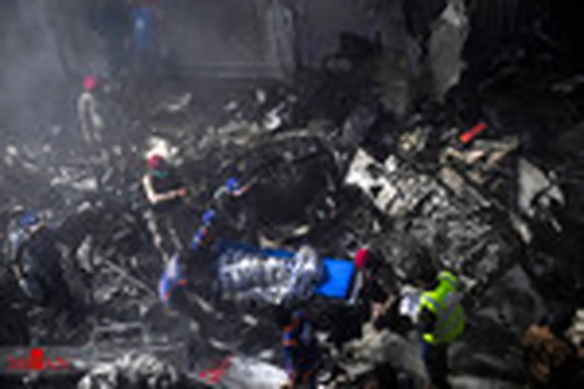 سقوط هواپیمای مسافربری در کراچی پاکستان