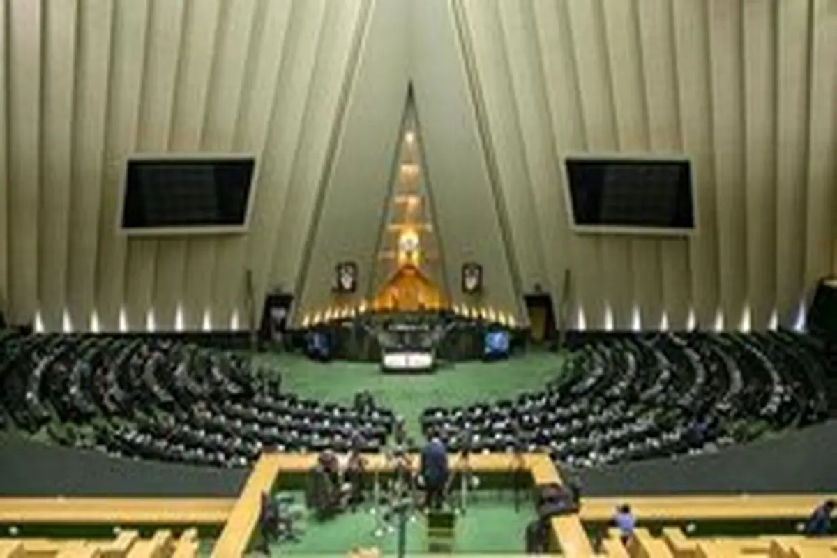 سایه «کرونا» در مراسم افتتاحیه/ فرش قرمز مجلس برای منتخبان