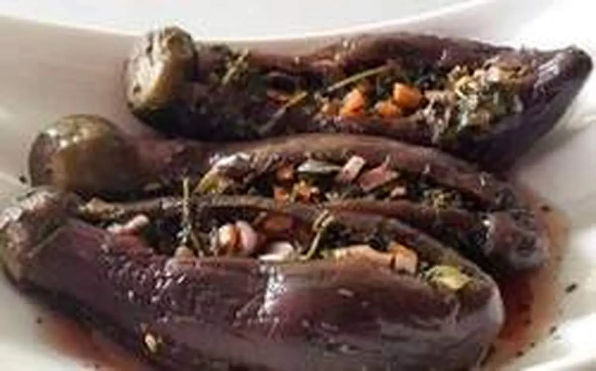 طرز تهیه ترشی بادمجان شکم پر