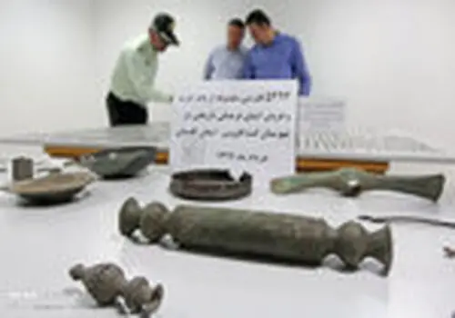 بشقاب ارزان، عتیقه گرانقیمت از آب درآمد/ راز نوشته‌های پشت بشقاب چه بود؟+ تصاویر
