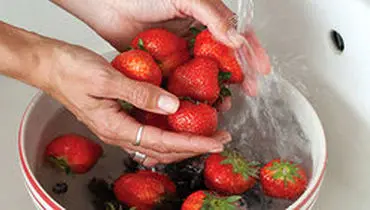 روش های شستن توت فرنگی