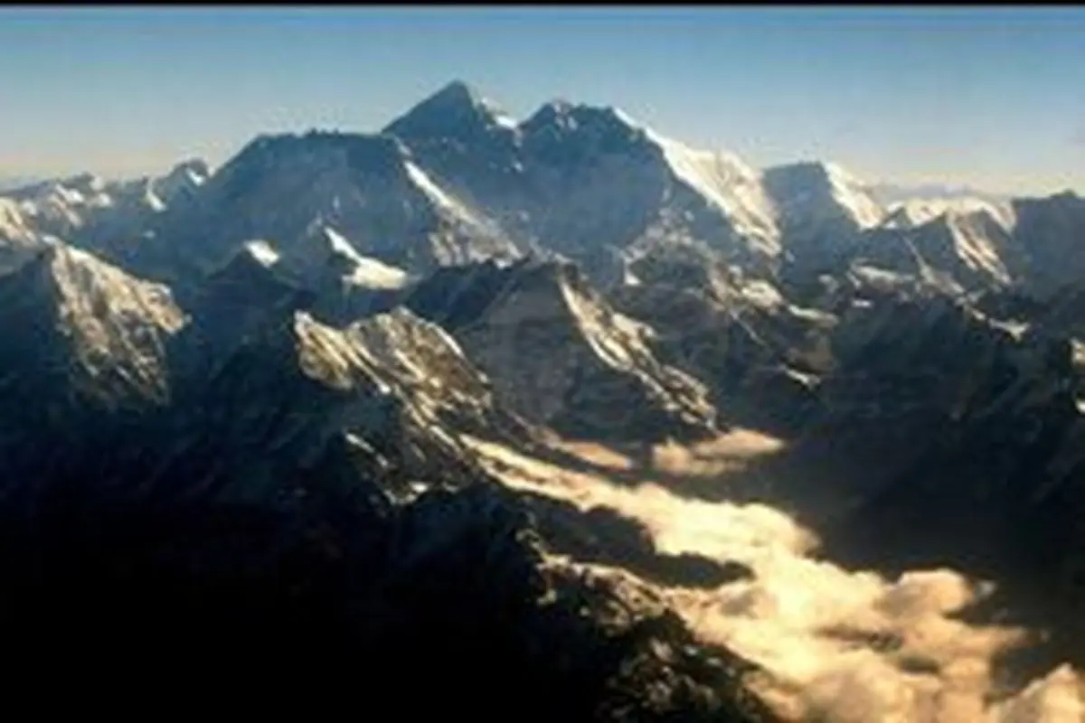 عکس | کرونا باعث شد تا قله اورست دیده شود