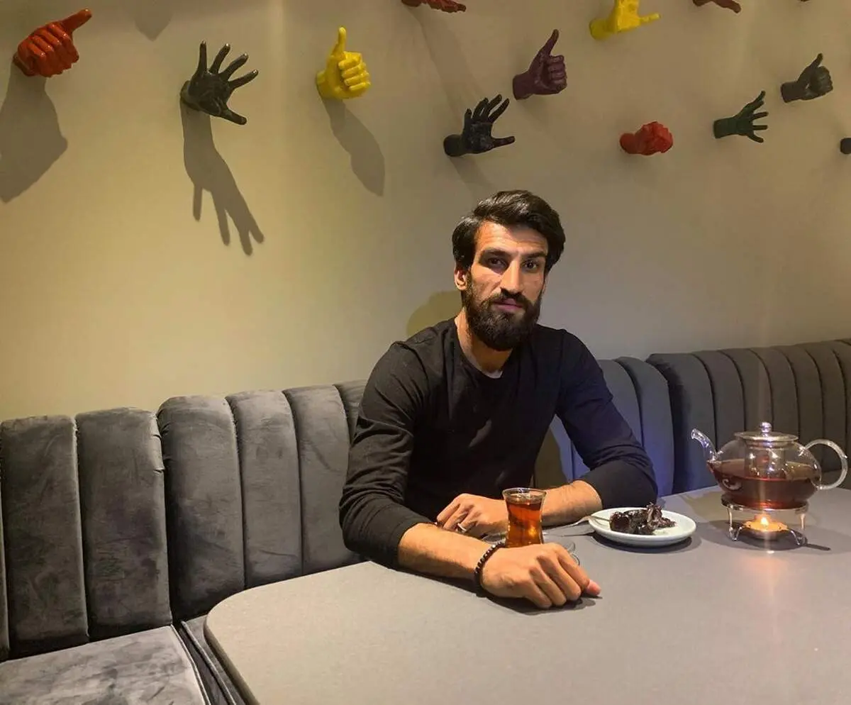 حسین ماهینی در رستورانش