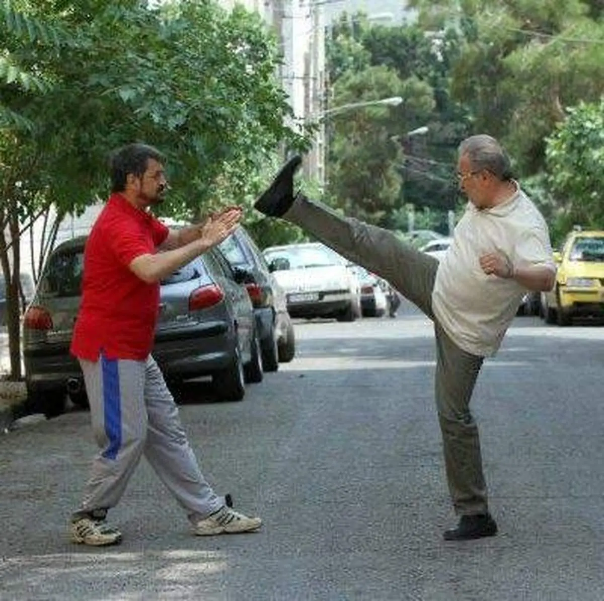 حرکات رزمی کاظم احمدزاده و محمود شهریاری در خیابان+عکس