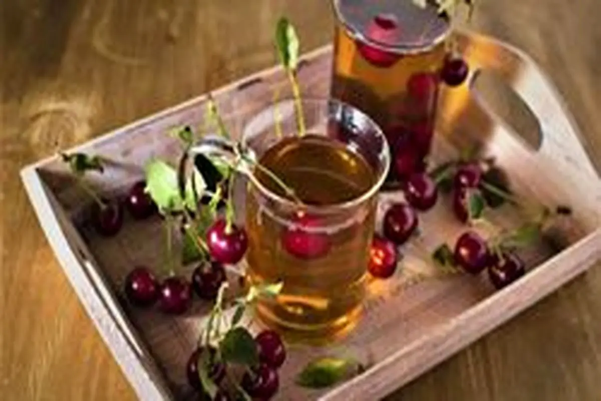 طرز تهیه چای آلبالو خوشمزه و طبیعی