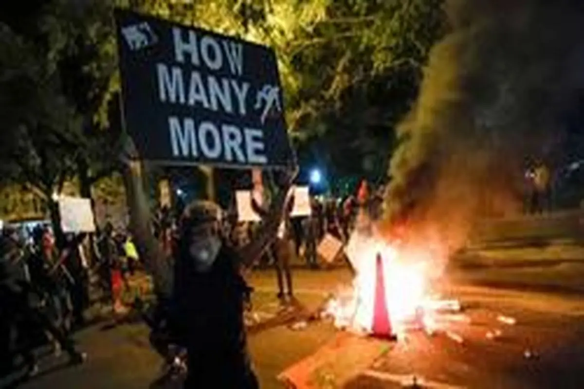 ششمین شب اعتراض‌ها در آمریکا؛ استقرار گارد ملی در ۱۵ ایالت و منع تردد در ۴۰ شهر