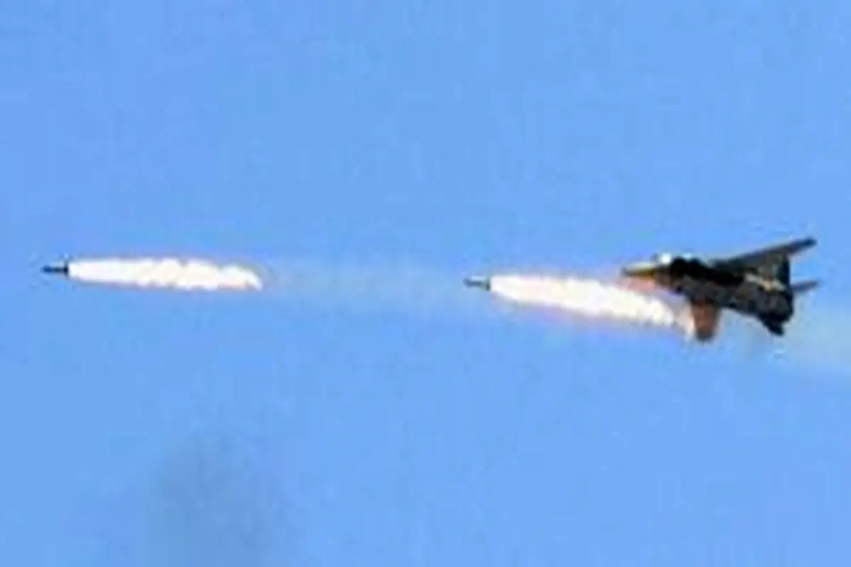 حملات جنگنده‌های سوریه به مواضع تروریست‌ها در حومه حماة
