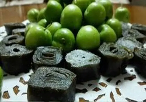 طرز تهیه لذیذترین لواشک آلو+فیلم