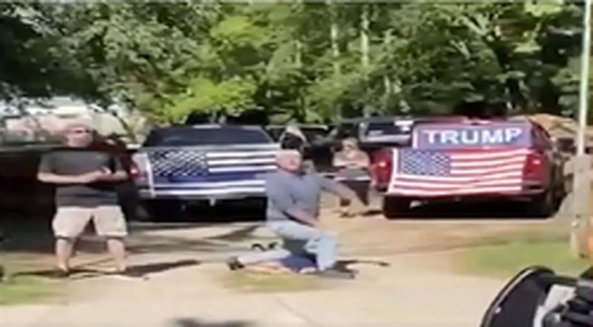 طرفدار ترامپ صحنه قتل «فلوید» را تکرار کرد + فیلم