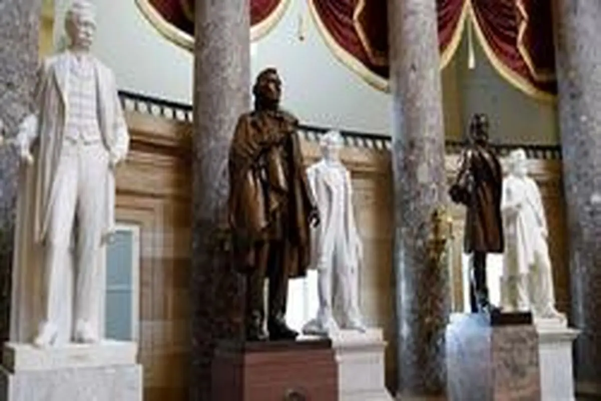 نانسی پلوسی خواستار حذف مجسمه‌ چهره‌های کنفدراسیون از ساختمان کنگره آمریکا شد
