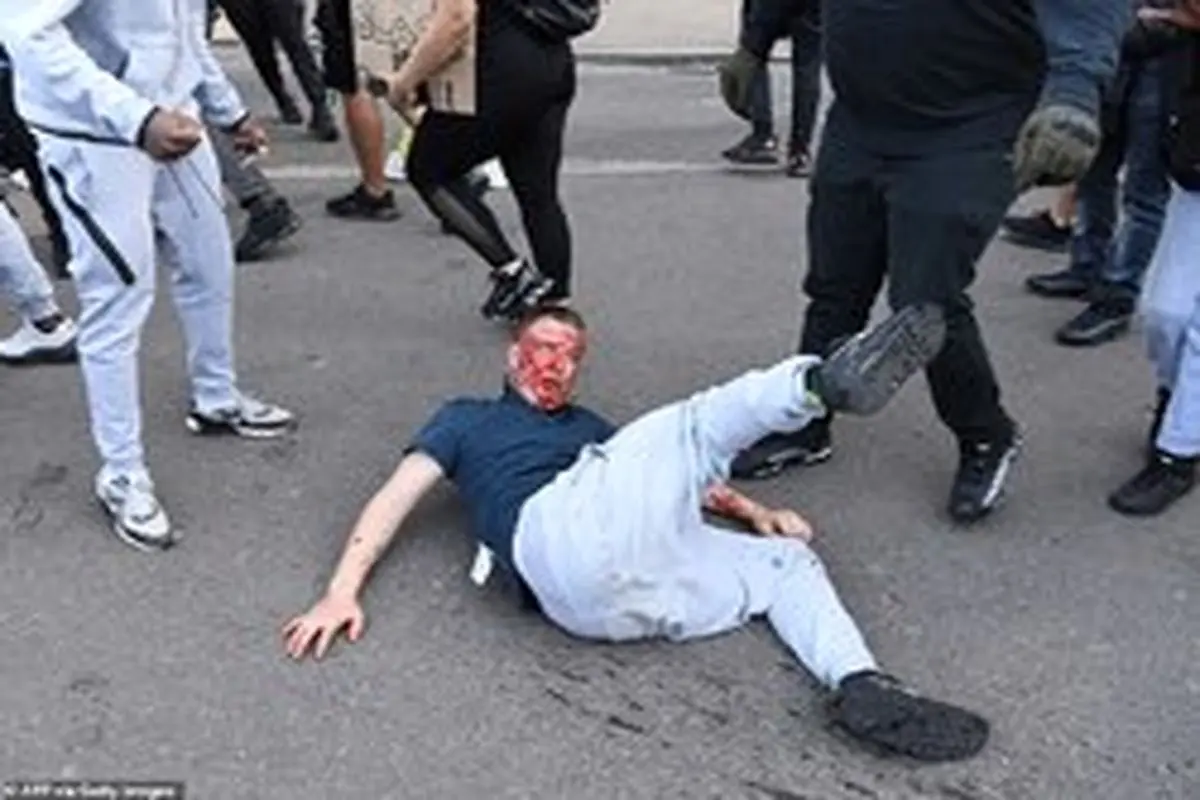 درگیری خونین پلیس و معترضان در خیابانهای لندن/ حمله به نماد چرچیل+تصاویر