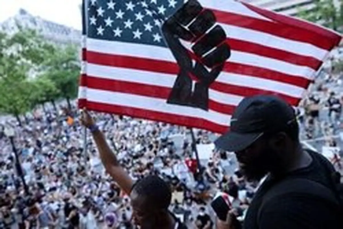 خروش ملت آمریکا علیه دولت نژادپرست