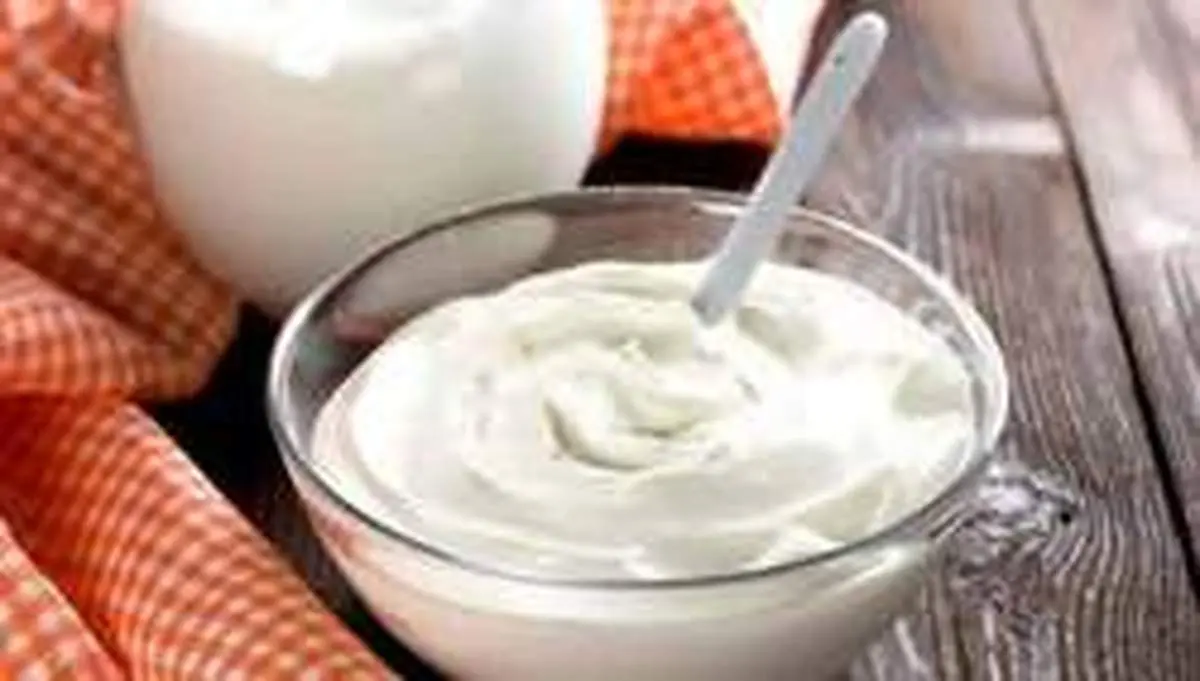 طرز تهیه ماست خامه ای خوشمزه خانگی