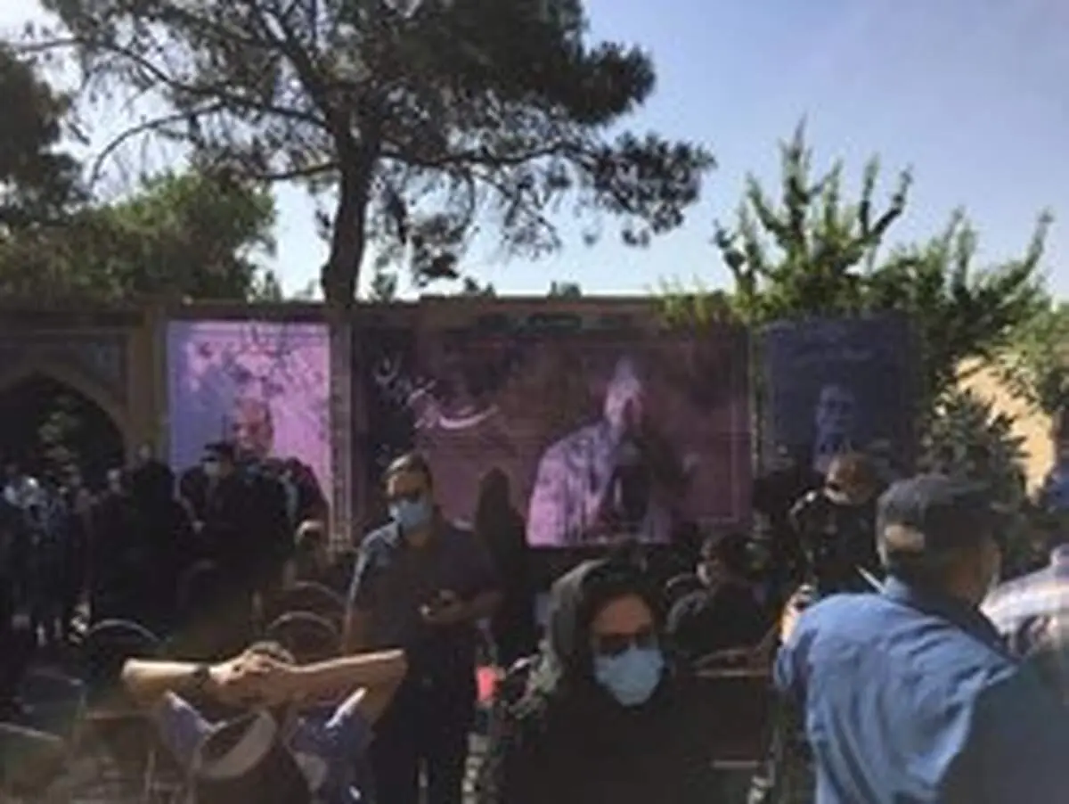 آغاز وداع با محمد علی کشاورز در قطعه هنرمندان+عکس