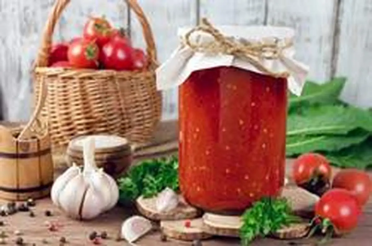 روش تهیه ۲ ترشی خوشمزه با گوجه فرنگی