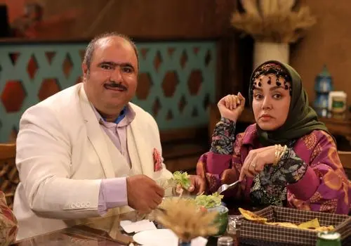 سلفی متفاوت بازیگر سریال نون خ در یک مکان مذهبی