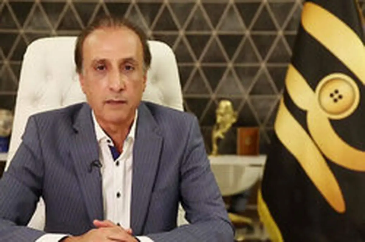 محمدرضاحیاتی، اینستاگرام و تبلیغ پوشاک