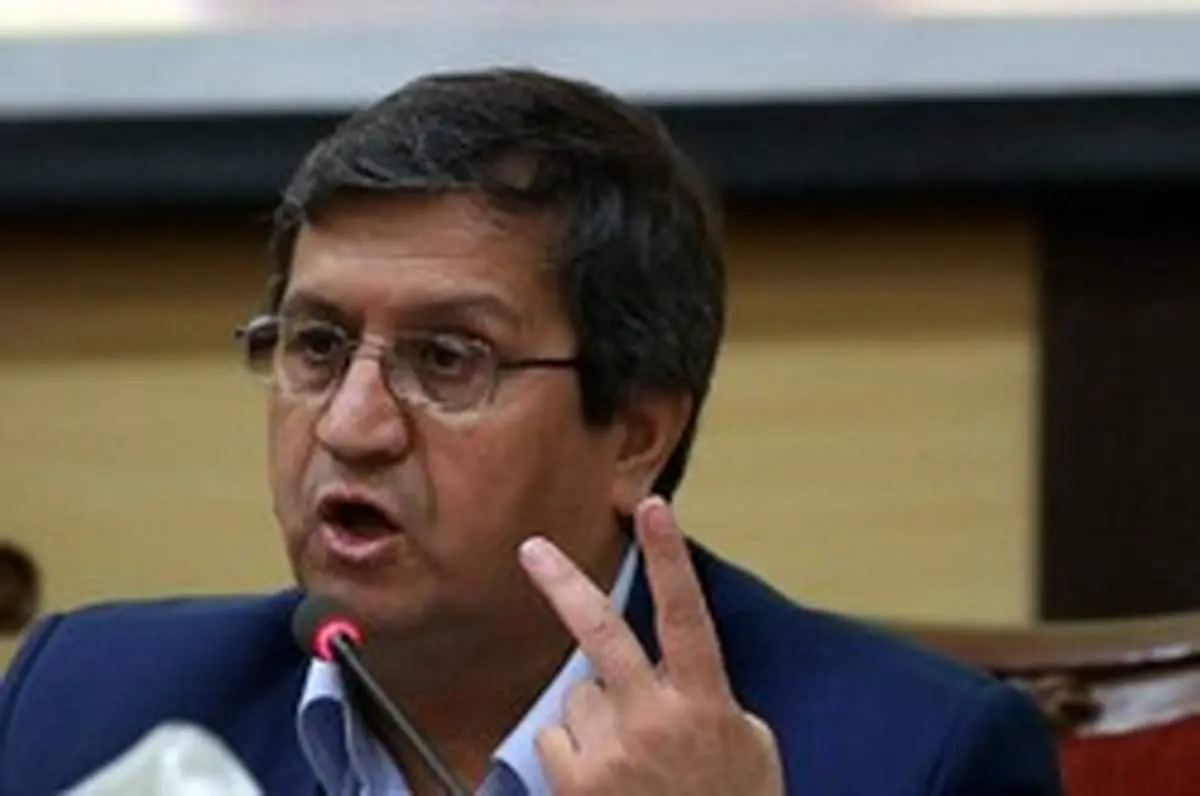 همتی: بانک مرکزی در کنترل نقدینگی و نرخ ارز آگاهانه عمل می‌کند