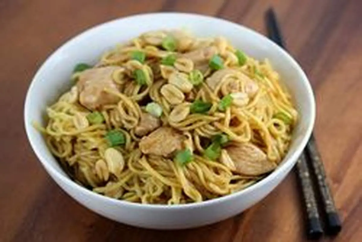طرز تهیه نودل با مرغ