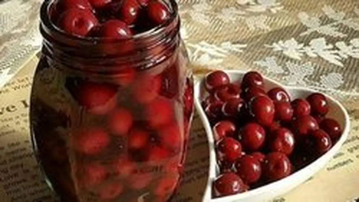 طرز تهیه ترشی آلبالو خوشمزه