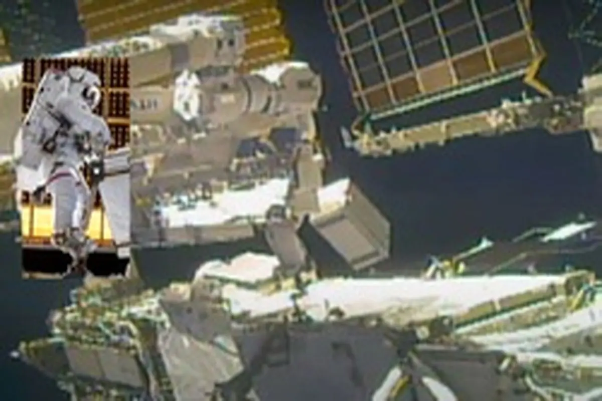 فضانورد اعزامی ناسا آینه لباسش را گم کرد!