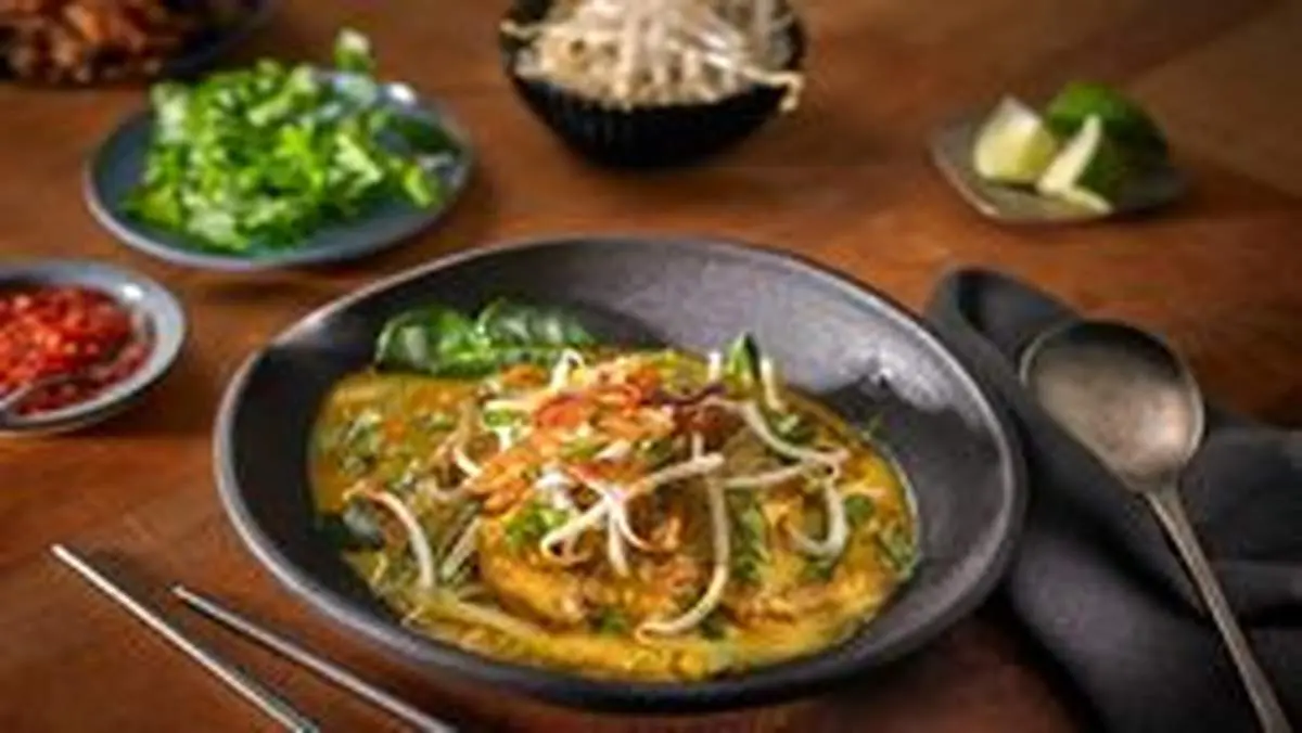 طرز تهیه سوپ کاری مرغ و نارگیل