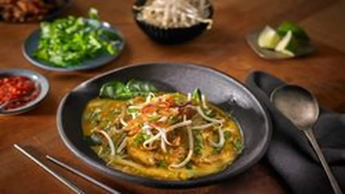 طرز تهیه سوپ کاری مرغ و نارگیل