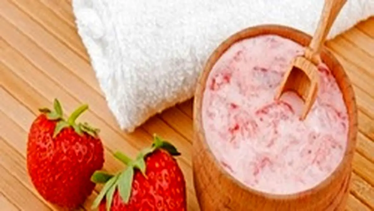 طرز تهیه ۵ ماسک شگفت انگیز با توت فرنگی