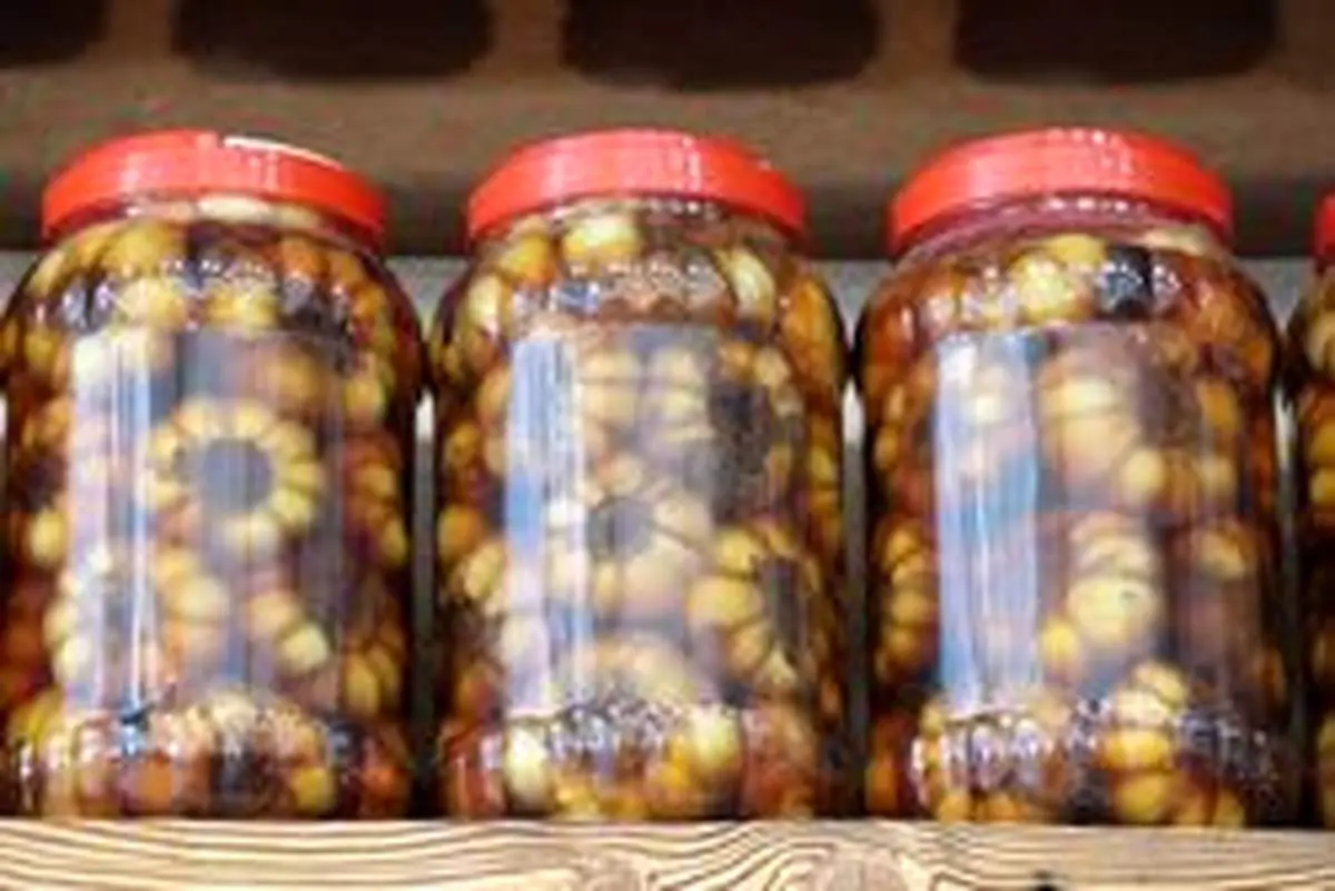 طرز تهیه سیر ترشی ساده و جذاب