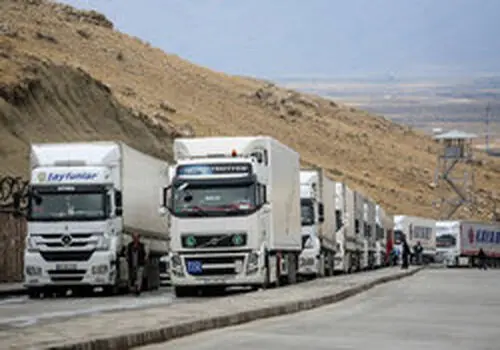 استفاده از تسهیلات گمرک برای ترخیص کالا‌های اساسی