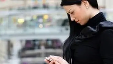مضرات خم شدن سر هنگام استفاده از موبایل