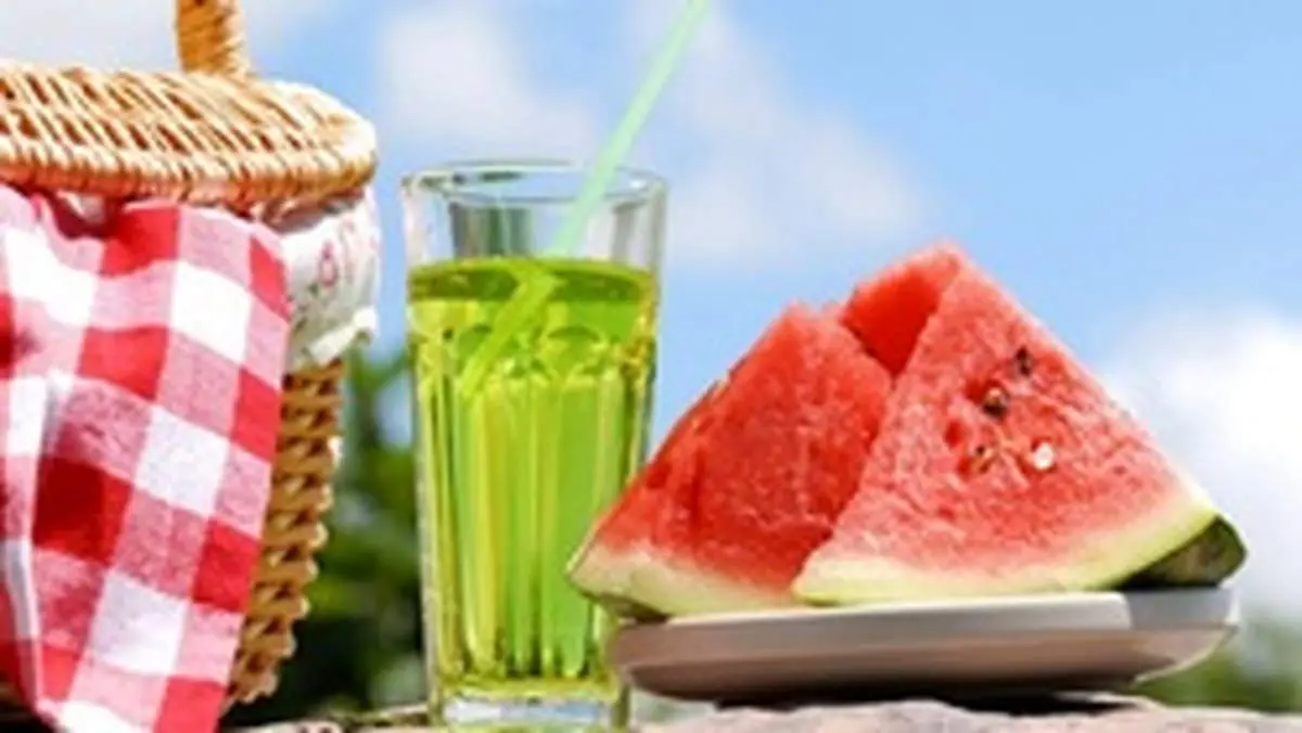 خنکی در گرمای تابستان را با این خوراکیها