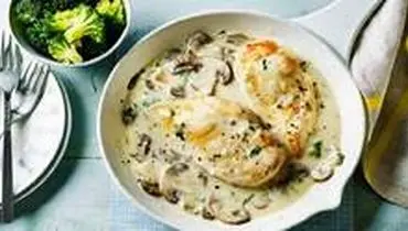 طرز تهیه خوراک مرغ ساده با سس قارچ