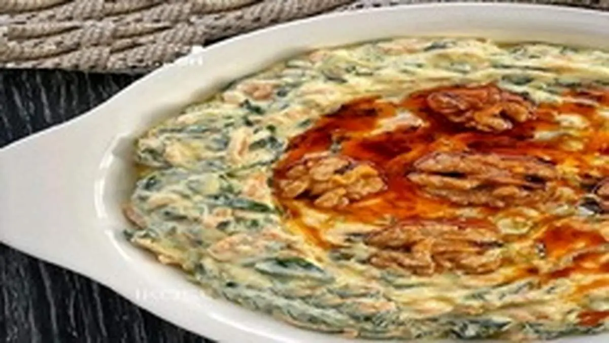 طرز تهیه سالاد اسفناج و هویج با ماست