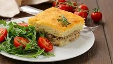 طرز تهیه گراتن سیب زمینی با سس بشامل و گوشت