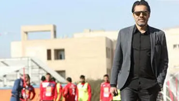 اعتراض پیروانی به نبود تونل ضدعفونی کننده در ورزشگاه آزادی