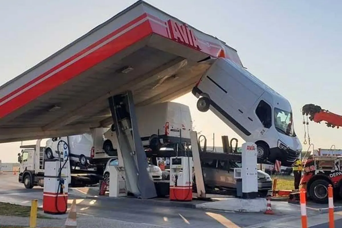 عکس /اتفاقی عجیب و غریب در یک پمپ بنزین!