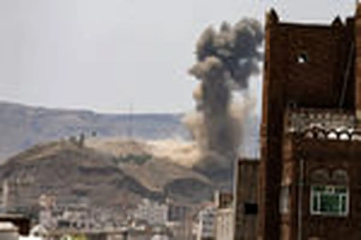 تصاویری از حملات هوایی ائتلاف عربی به صنعا در یمن