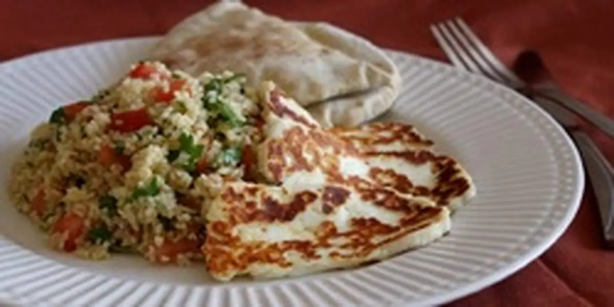 طرز تهیه تبوله با پنیر کبابی، شام متفاوت