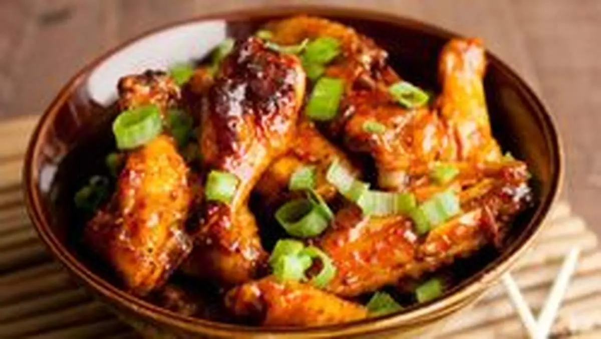 طرز تهیه بال مرغ کبابی با سیر و پنير پارمسان