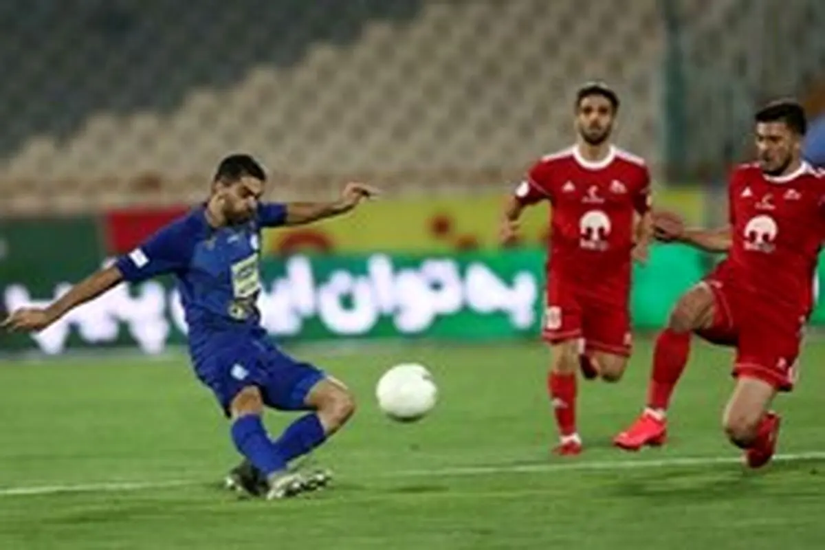 تساوی بیحاصل استقلال و تراکتور در آزادی