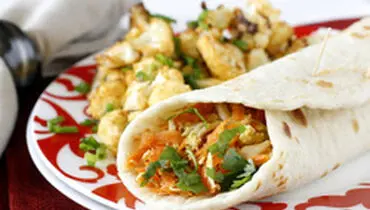 طرز تهیه ساندویچ مرغ یونانی با سس تزاریتی